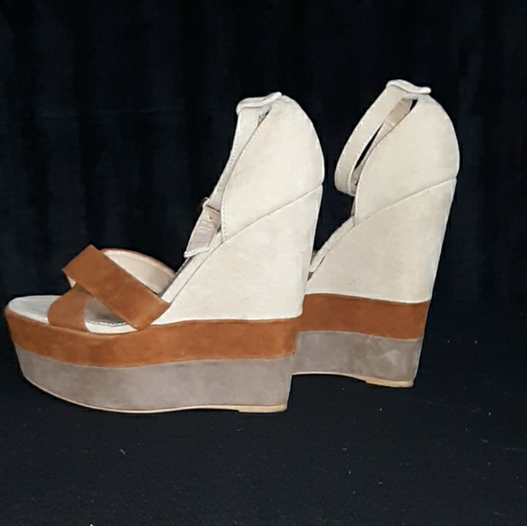 Shoes - Picture 2 of 6